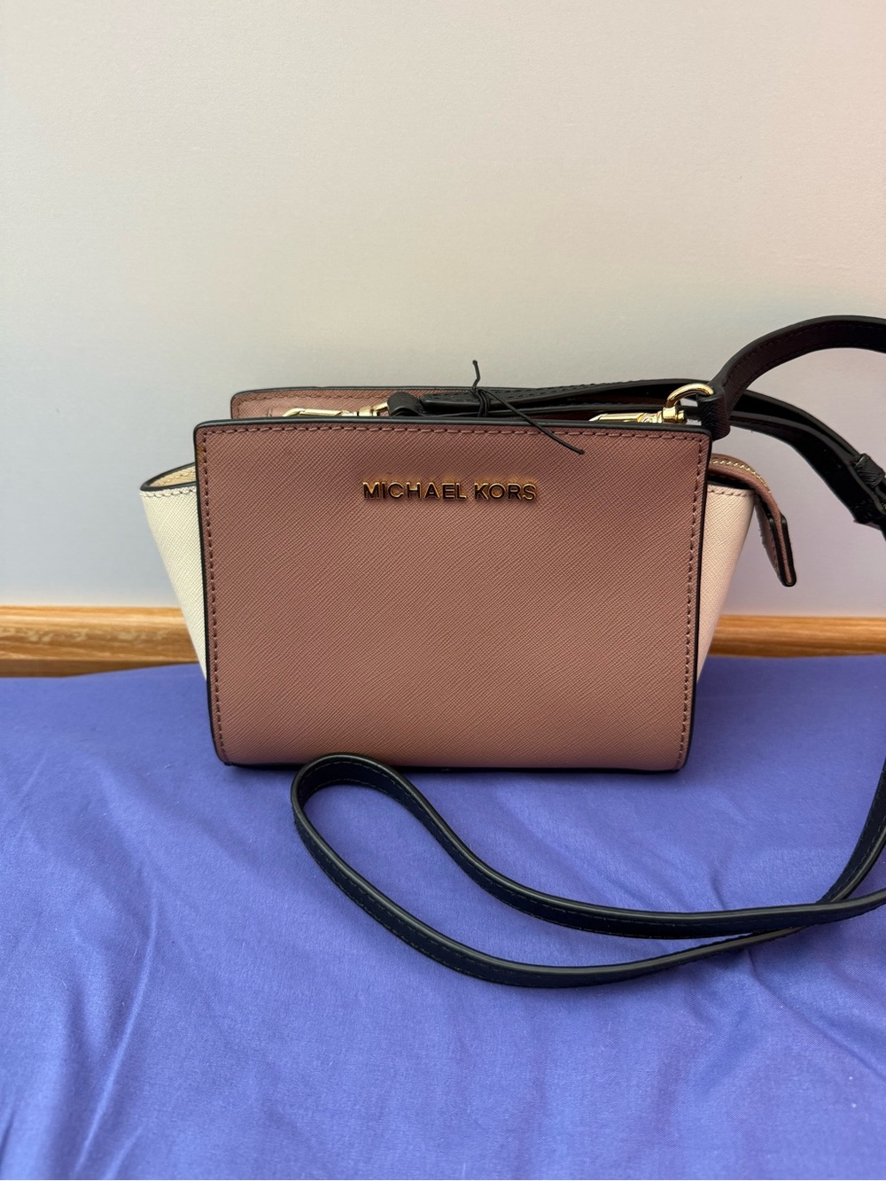 Michael Kors Mini Selma Crossbody Bag